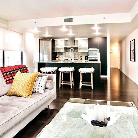 Victoria'S Best Location 2 Bedroom Luxe Condo Εξωτερικό φωτογραφία